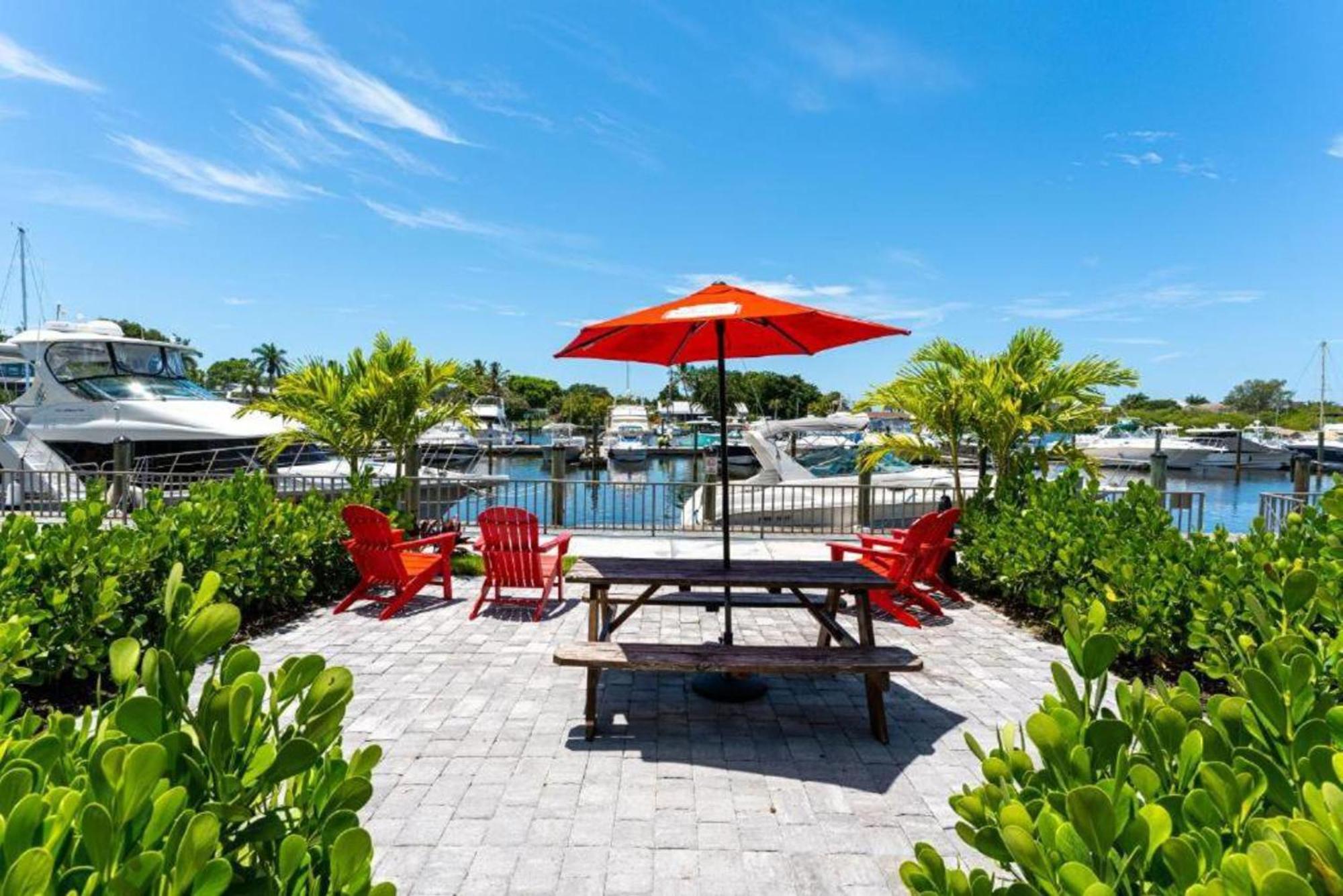 Getaway At The Marina Aparthotel South Bradenton Exterior photo